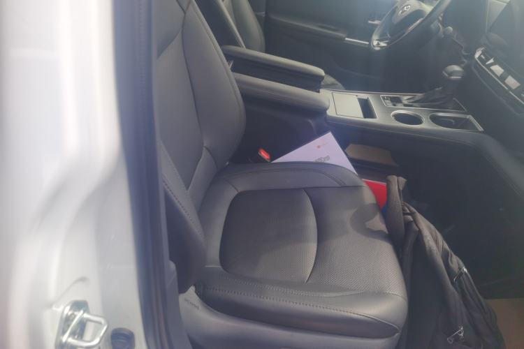 Used Toyota SIENNA 2023 2.5L Hybrid Deluxe Edition