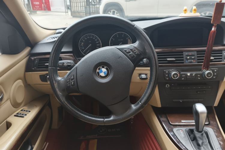 Used BMW 3 Series 2010 320i Luxury Model