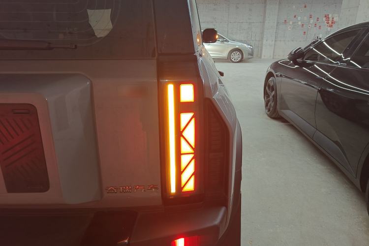 Used Chery Fengyun Fulwin X3 Plus 2025 Model 501 Four-Wheel Drive Smart Leading Edition Right Rear Taillight