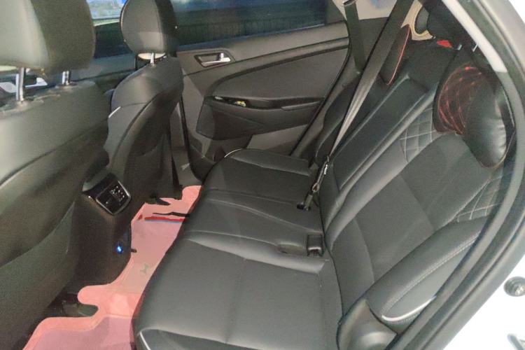 Used Hyundai Tucson 2020 280TGDi Dual-Clutch Two-Wheel Drive Fashion Edition China V Standard Left Rear Seat