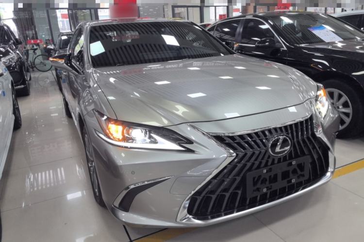 Used Lexus ES 2023 200 Excellence Edition

