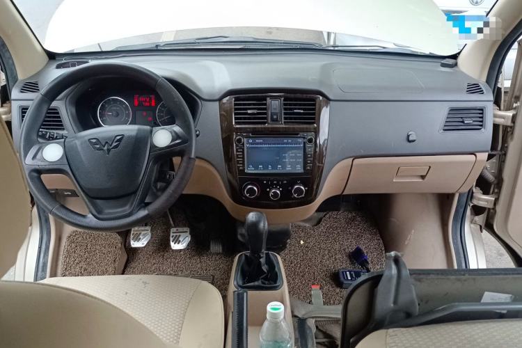 Used Wuling Rongguang 2014 1.5L S Standard Version