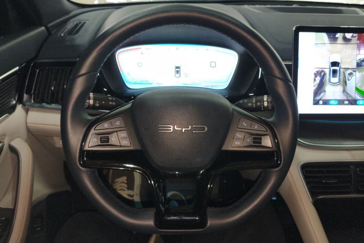 Used BYD Song PLUS New Energy 2023 Champion Edition DM-i 110KM Flagship Model Steering Wheel