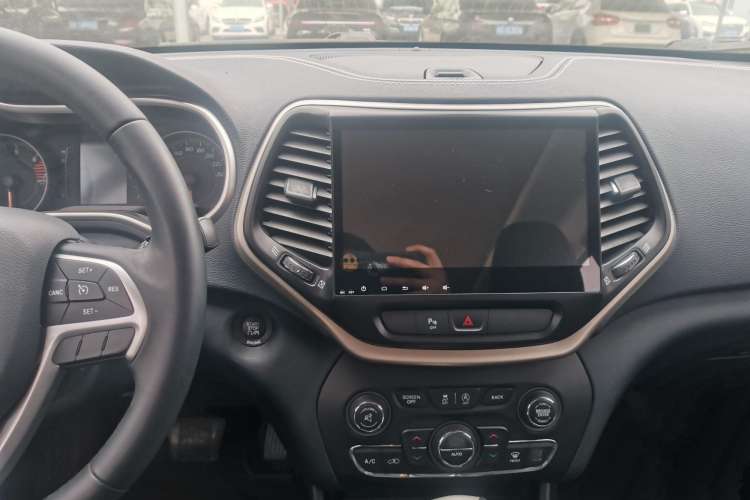 Used Jeep Cherokee 2016 2.4L Leading Edition