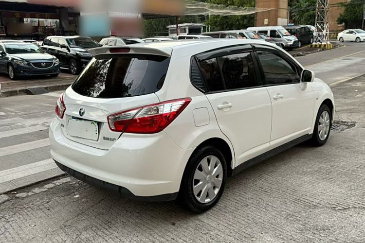 Used Venucia R50 2013 1.6L Automatic Fashion Edition
