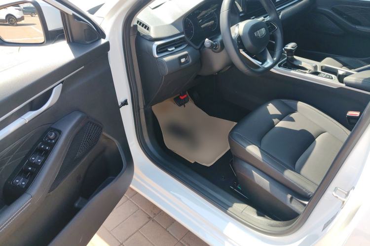 Used Geely Auto Emgrand 2025 4th Generation 1.5L CVT Starry Edition Driver Seat