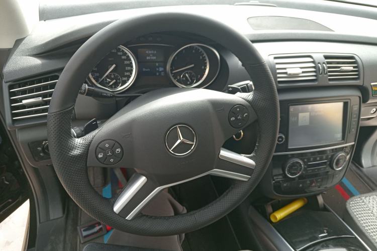 Used Mercedes-Benz R-Class 2017 R 320 4MATIC Business Edition Prestige Model
