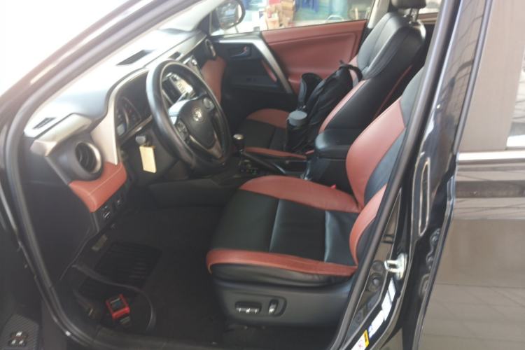 Used Toyota RAV4 2013 2.5L Automatic 4x4 Elite Edition Left Front Seat