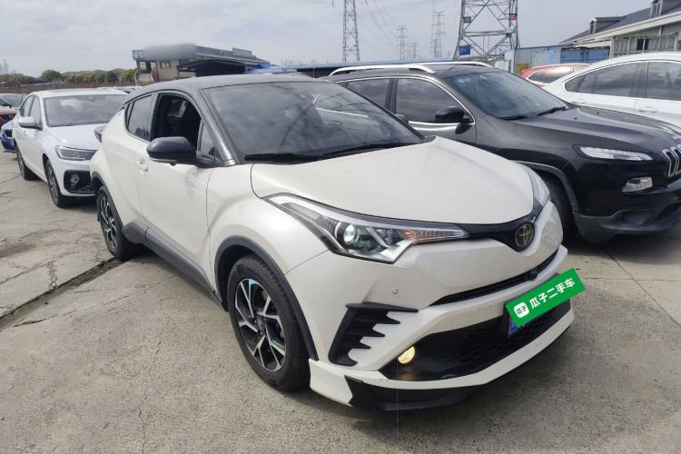 Used Toyota C-HR 2018 2.0L Luxury Edition China VI Standard Exterior 1