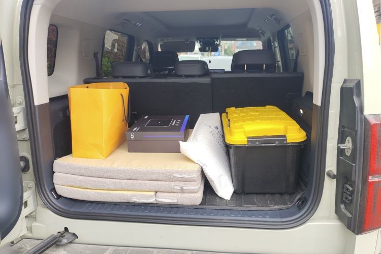 Used Formula Leopard 5 2023 Navigator Edition Trunk