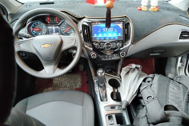 Used Chevrolet Cruze 2017 1.5L Automatic Pioneer Sunroof Edition
