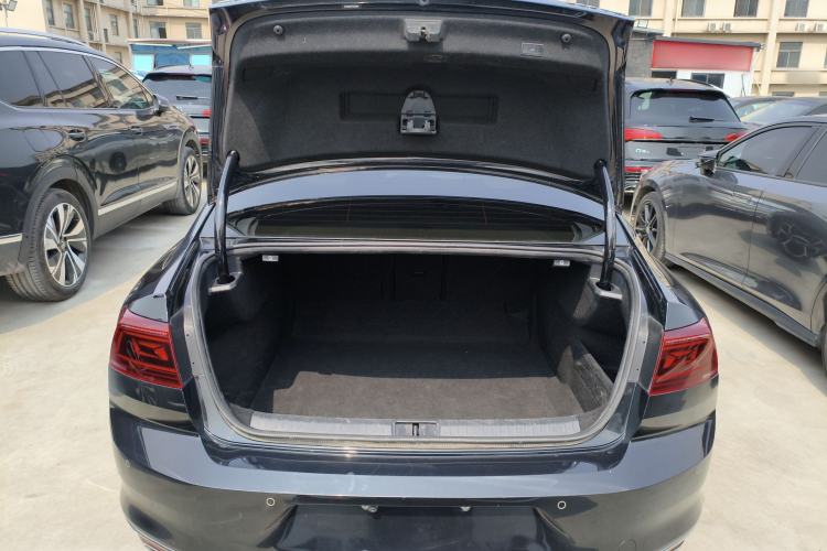 Used Volkswagen Magotan 2023 2 Million Units Commemorative Edition 330TSI DSG Luxury Version
