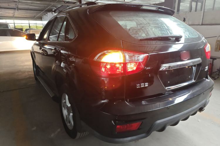 Used BYD S6 2014 2.0L Manual Luxury 5-Seater