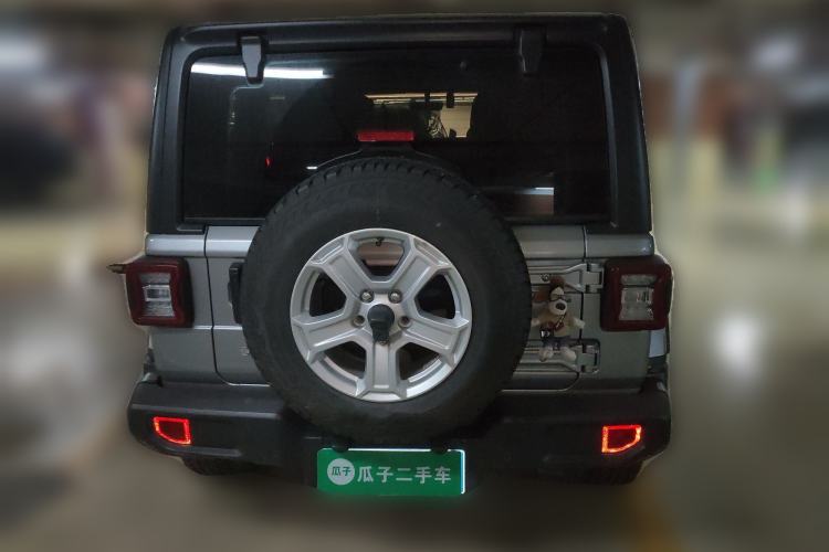 Used Jeep Wrangler 2019 2.0T Sahara 4-Door Version China V Standard
