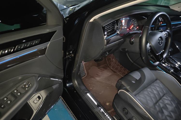 Used Volkswagen Phideon 2019 380TSI Two-Wheel Drive Flagship Version China VI Standard
