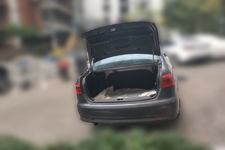 Used Volkswagen Lavida 2013 Revised Version 1.6L Automatic Luxury Edition