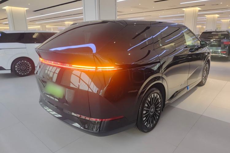 Used XPeng X9 2025 740 Ultra-Long Range Max Rear Right 45 Deg