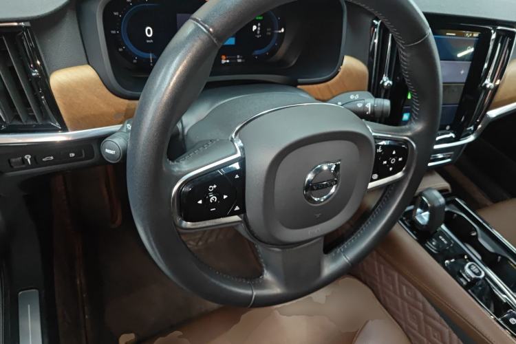Used Volvo S90 New Energy 2022 T8 eDrive Hybrid Luxury Edition Steering Wheel