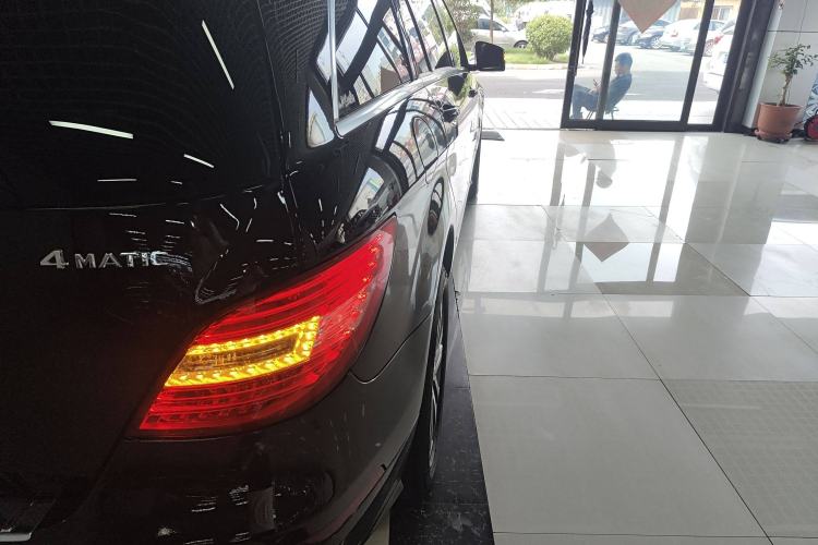 Used Mercedes-Benz R-Class 2017 R 320 4MATIC Business Edition Prestige Model
