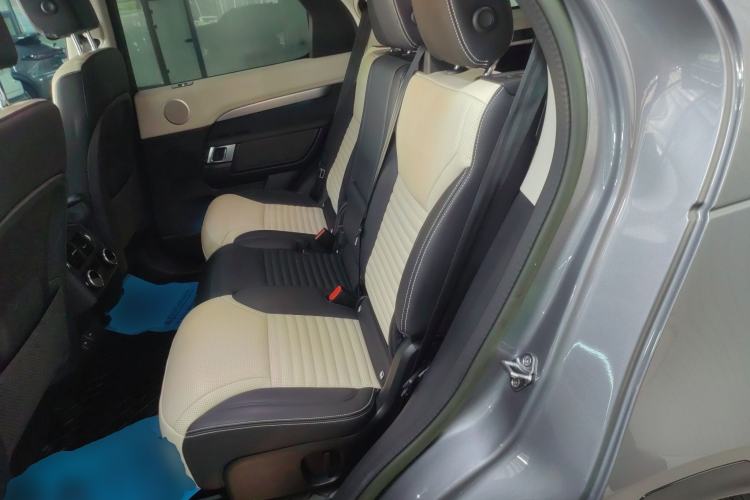 Used Land Rover Discovery 2023 Revised Version 360 PS R-Dynamic S