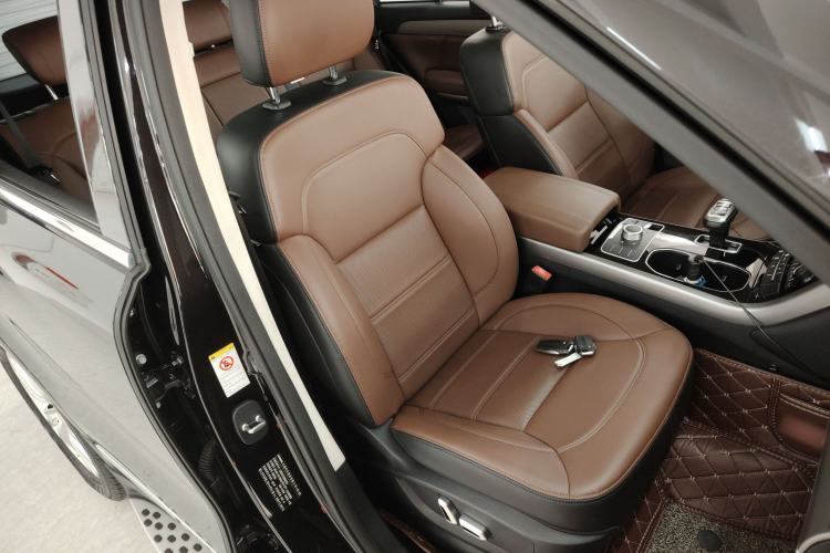 Used Haval H8 2017 2.0T Gasoline Two-Wheel Drive Enjoyment Version Right Front Seat