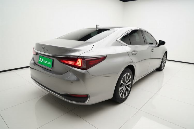 Used Lexus ES 2022 200 Excellence Edition
