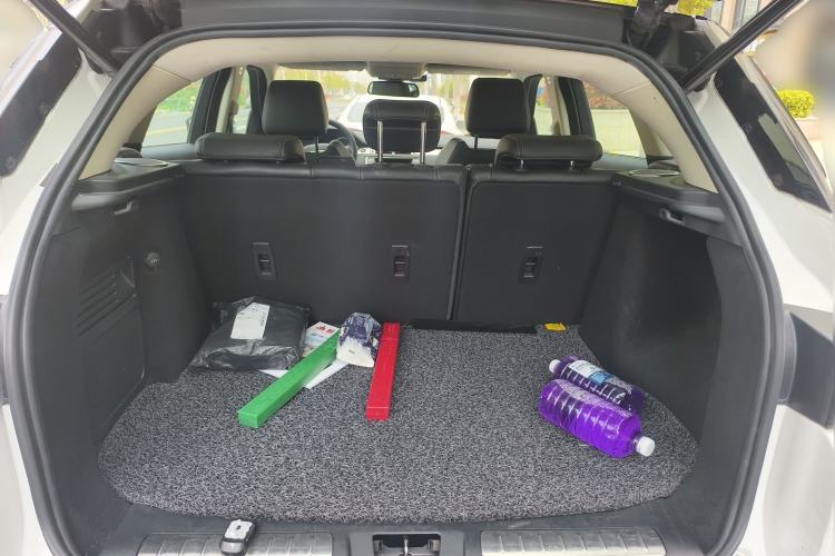 Used Land Rover Range Evoque 2015 2.0T Five-Door Sporty Edition Trunk