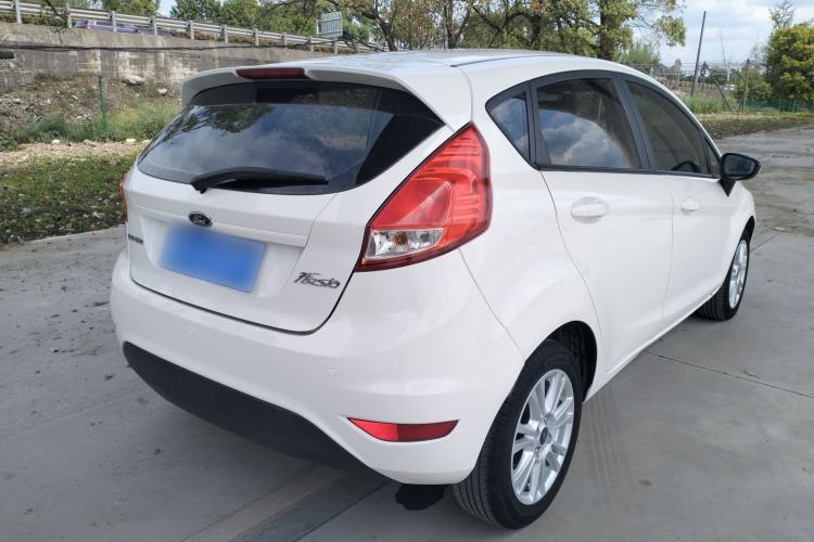 Used Ford Fiesta 2013 Hatchback 1.5L Automatic Fashion Edition Rear Right 45 Deg