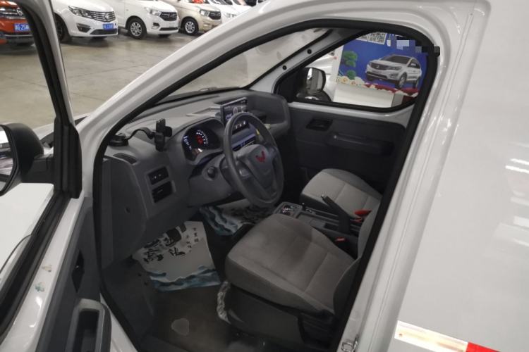 Used Wuling Yangguang 2024 300km Range Practical Window-Sealed Version 60kW Driver Seat