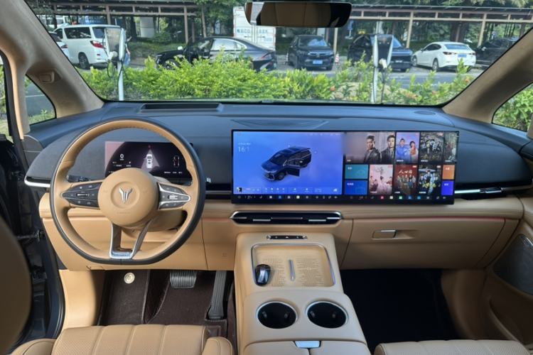 Used VOYAH Dream 2025 PHEV Four-Wheel-Drive Flagship Kunpeng Edition