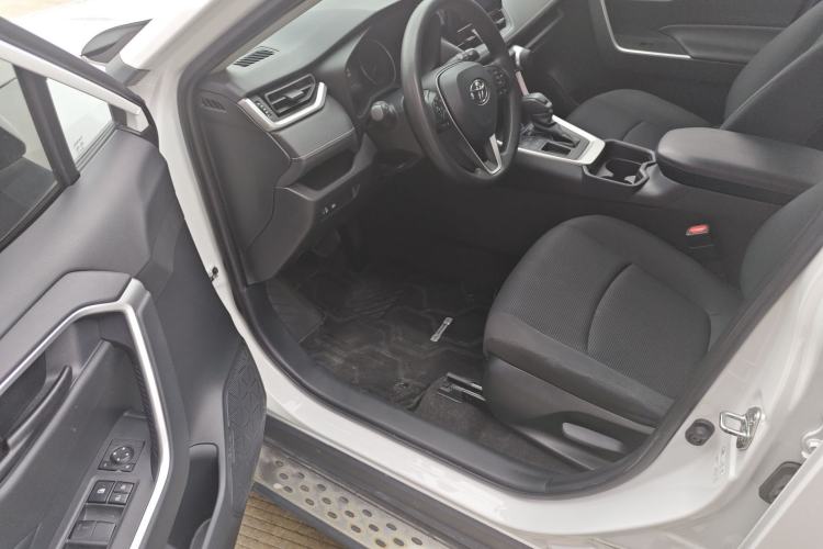 Used Toyota RAV4 2021 2.0L CVT Two-Wheel Drive Urban Edition Driver Seat