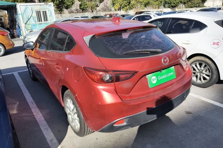 Used Mazda 3 Axela 2016 Hatchback 1.5L Automatic Comfort Model
