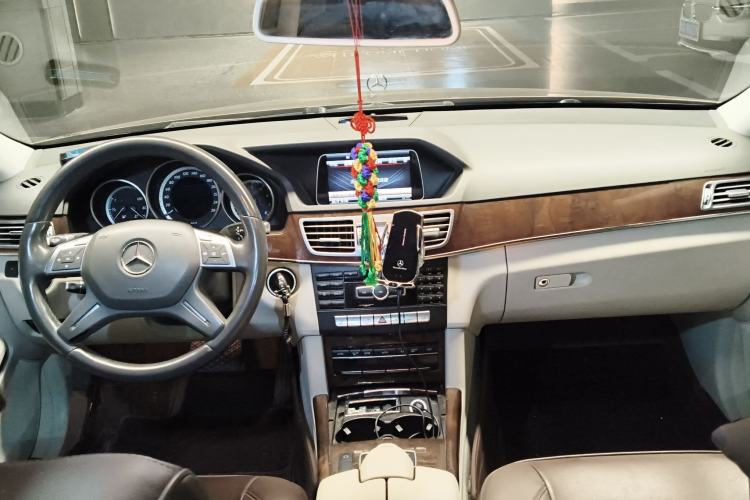 Used Mercedes-Benz E-Class 2014 E 260 L Luxury Model
