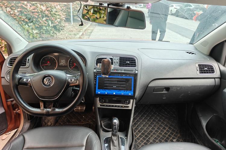 Used Volkswagen Polo 2016 1.6L Cross Polo Automatic
