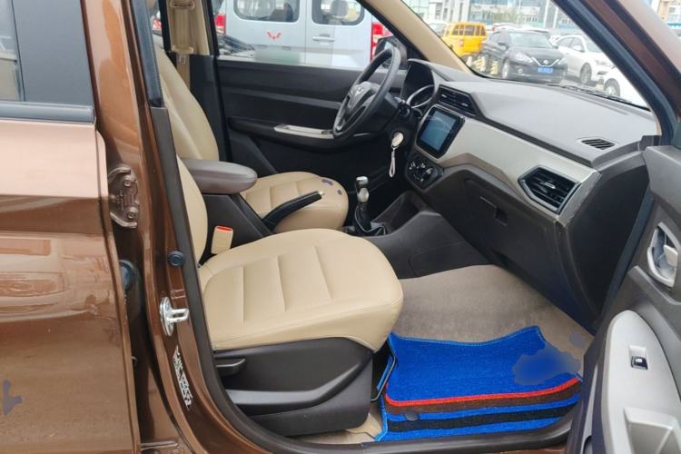 Used Wuling Hongguang 2018 1.5L S Comfort Model L2B Right Front Seat