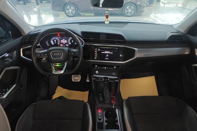 Used Audi Q3 2020 35 TFSI Fashion Dynamic Model
