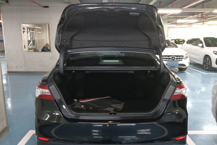 Used Toyota Camry 2018 2.0G Luxury Edition
