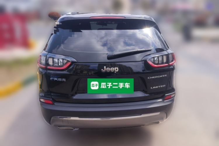Used Jeep Cherokee 2019 2.0T Two-Wheel Drive Smart Enjoyment Version China VI
