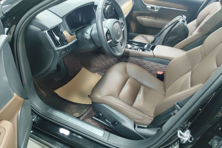 Used Volvo S90 New Energy 2021 T8 eDrive Hybrid Zhiyi Luxury Edition
