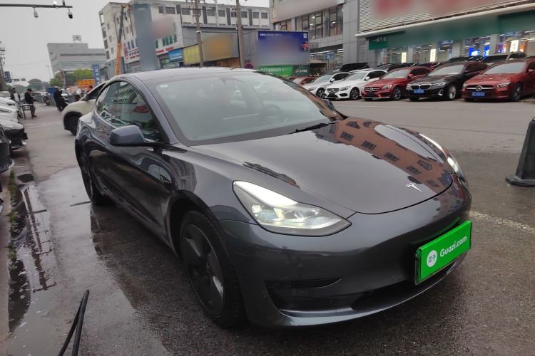 Used Tesla Model 3 2022 Rear-Wheel-Drive Version Front Right 45 Deg