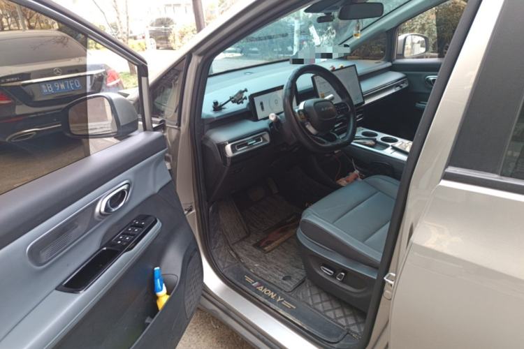 Used AION Y 2022 Plus 70 Smart Edition Interior 3