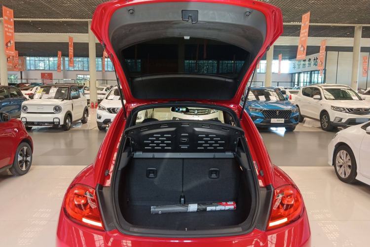 Used Volkswagen Beetle 2015 180TSI model
