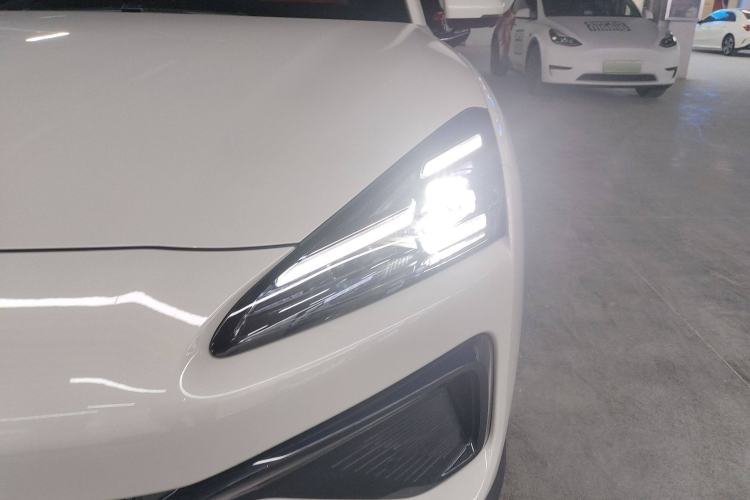 Used Baojun Yunhai 2024 140km Plug-in Hybrid Version Left Front Headlight