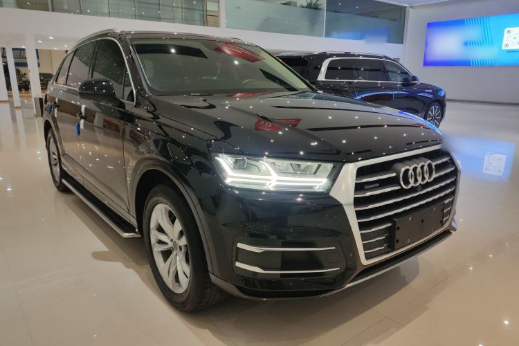Used Audi Q7 2018 40 TFSI Comfort Model
