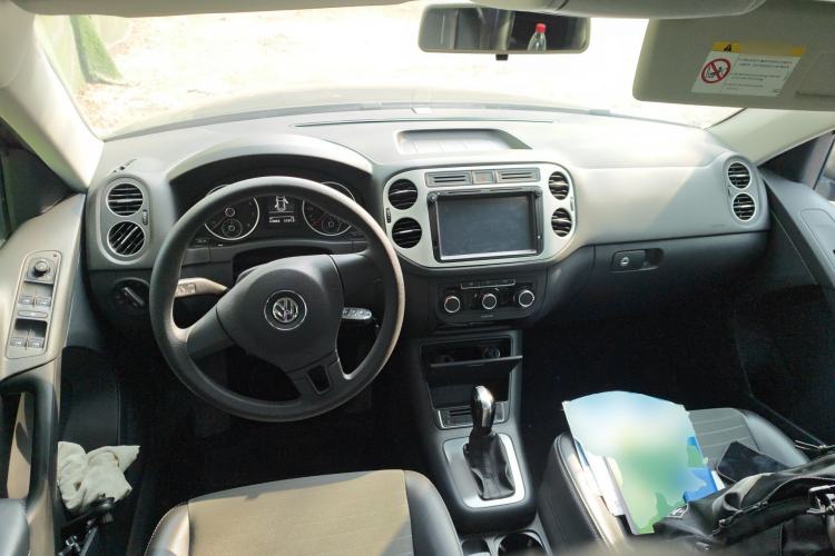 Used Volkswagen Tiguan 2016 300TSI Automatic Two-Wheel Drive Trend Edition Center Console