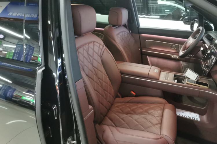 Used Nio ES8 2026 Model 6-seat Executive Luxury Edition Right Front Seat