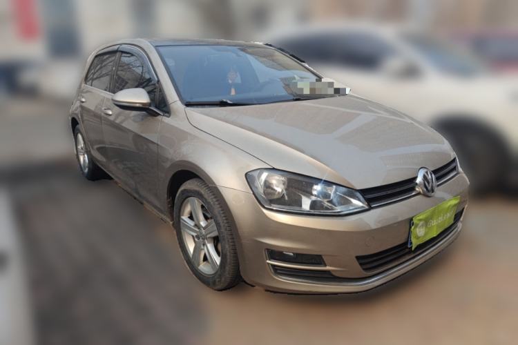 Used Volkswagen Golf 2016 230TSI Automatic Comfort Version Front Right 45 Deg