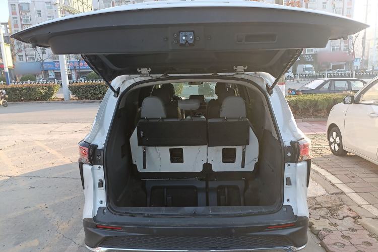 Used Toyota Granvia 2023 2.5L Hybrid Comfort Edition
