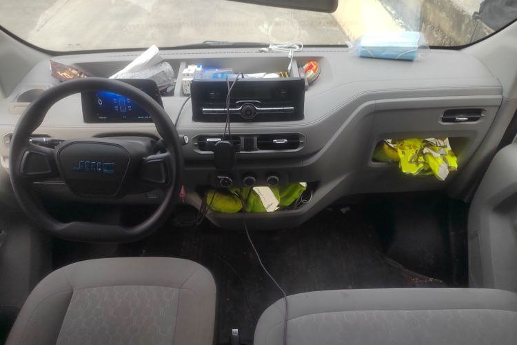 Used JMC E Fushun 2025 Model, Open Window Version, 53.58 kWh, Mid-axle, Mid-roof