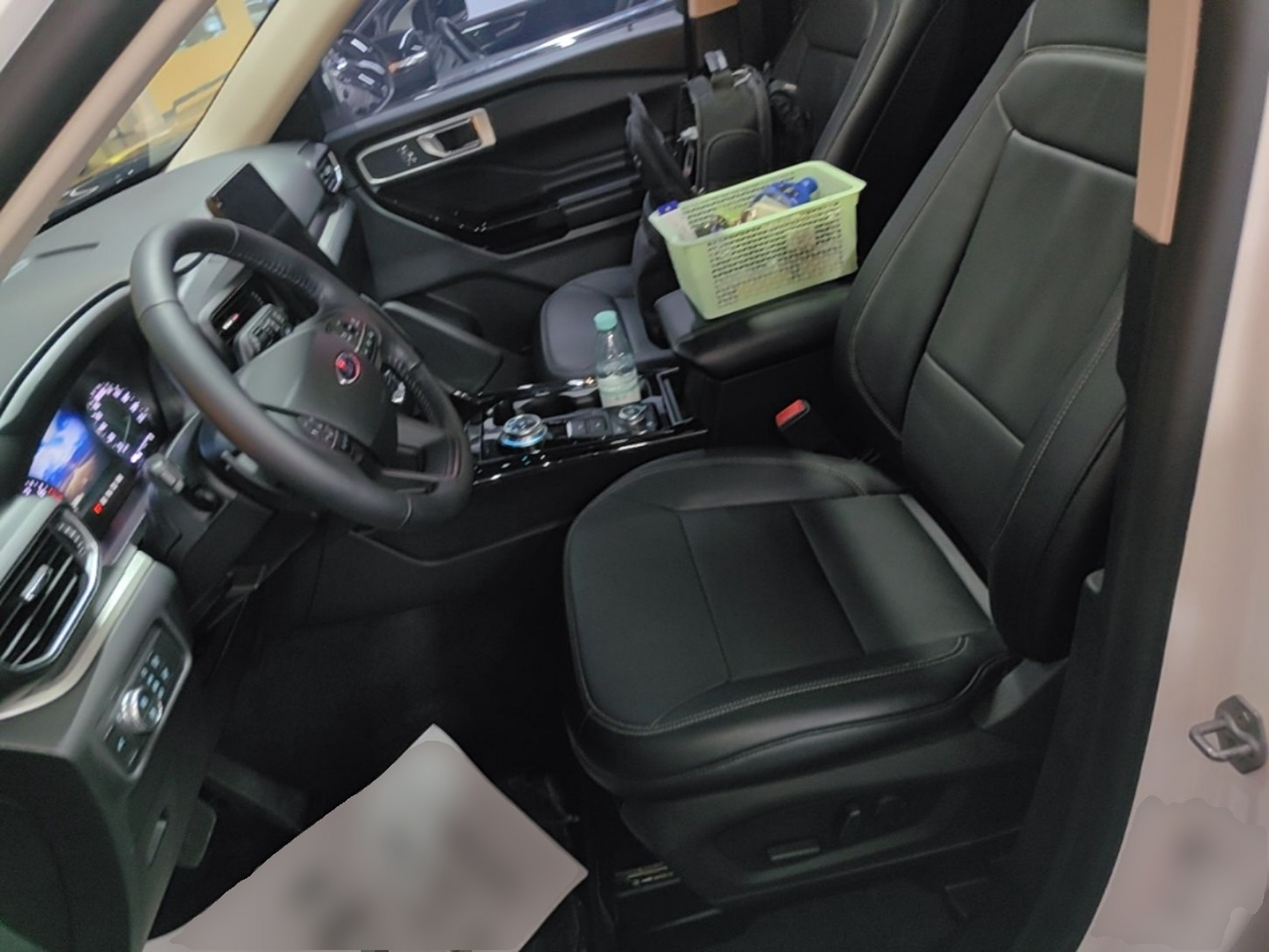 Vordere Reihe im Auto